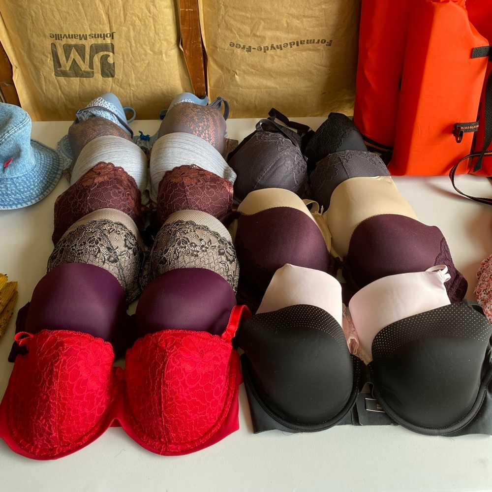 Victoria Secret/AdoreMe bras